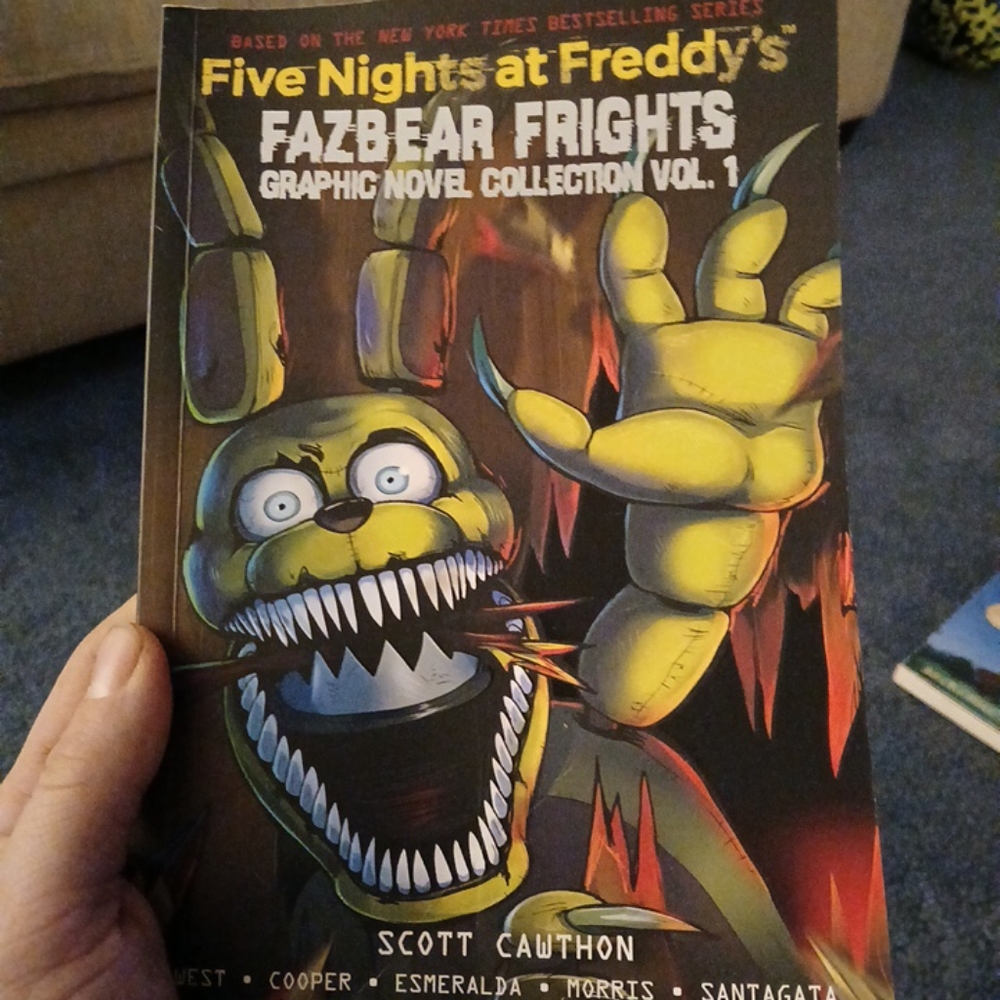 Five Nights at Freddy's Fazbear Frights Graphic Novel Vol. 1